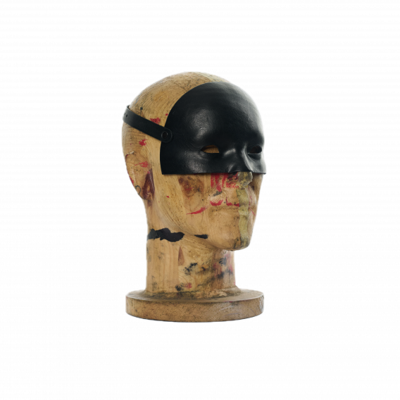 HALF FACE WOMAN BLACK MASK